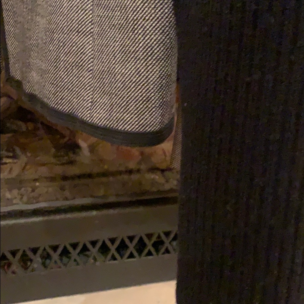 Carlisle 2-piece Suit 👠 Offers Welcomed 🌺 - Picture 4 of 6